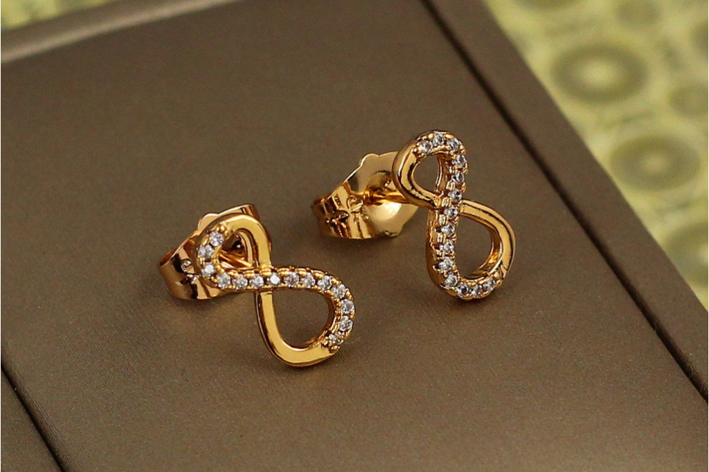 Серьги гвоздики Xuping Jewelry восьмерки 1,2 см золотистые