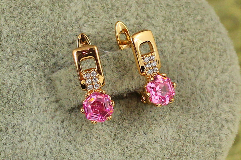 Серьги детские Xuping Jewelry Тутти с розовым камнем 1,4 см золотистые