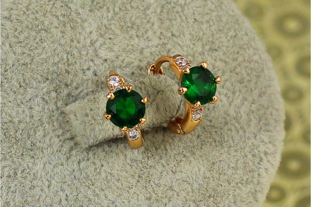 Серьги детские Xuping Jewelry глобус с зеленым камнем 1,2 см золотистые