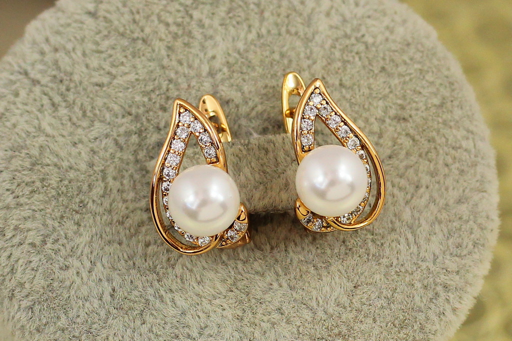 Серьги Xuping Jewelry изгиб с жемчугом 1,6 см золотистые