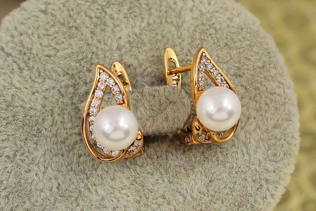 Серьги Xuping Jewelry изгиб с жемчугом 1,6 см золотистые