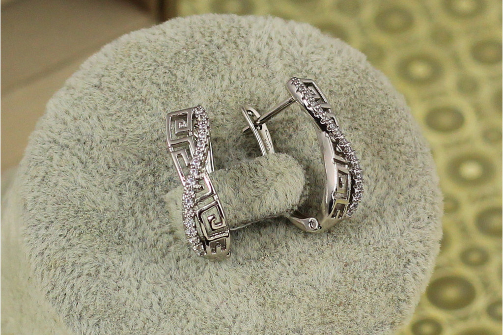 Сережки Xuping Jewelry грецькі вісімочки 1.9 см сріблясті