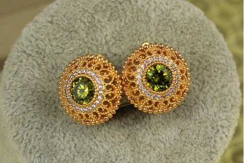 Сережки Xuping Jewelry Бароко з каменем смарагд 1,6 см золотисті