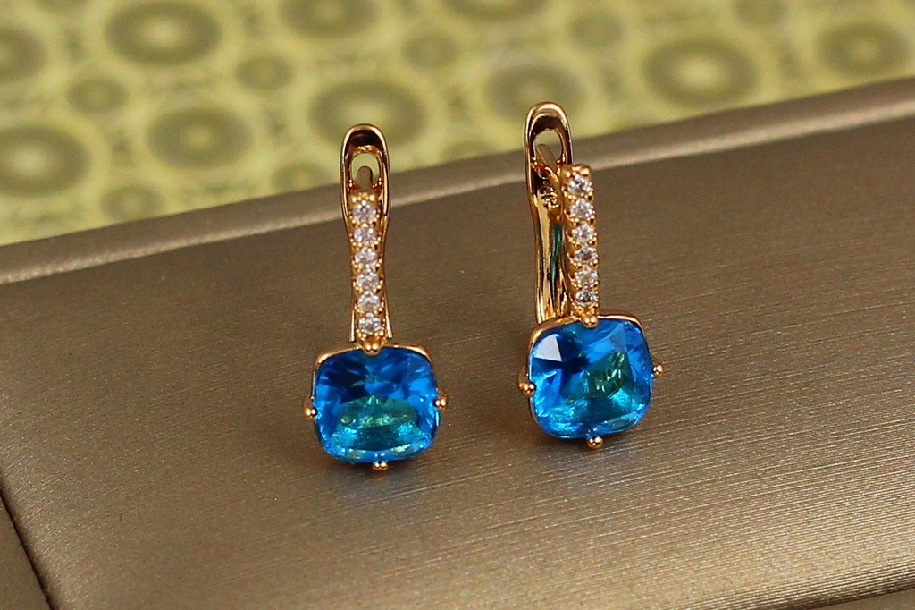Сережки Xuping Jewelry Льод з блакитним каменем 1.7 см золотисті
