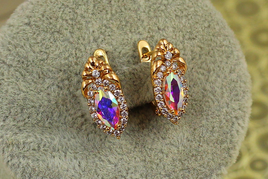 Сережки Xuping Jewelry Богема з каменем хамелеон 1,7 см золотисті