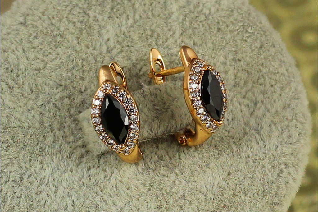 Серьги  Xuping Jewelry маркиз с черным камнем в ободке 1,5 см золотистые
