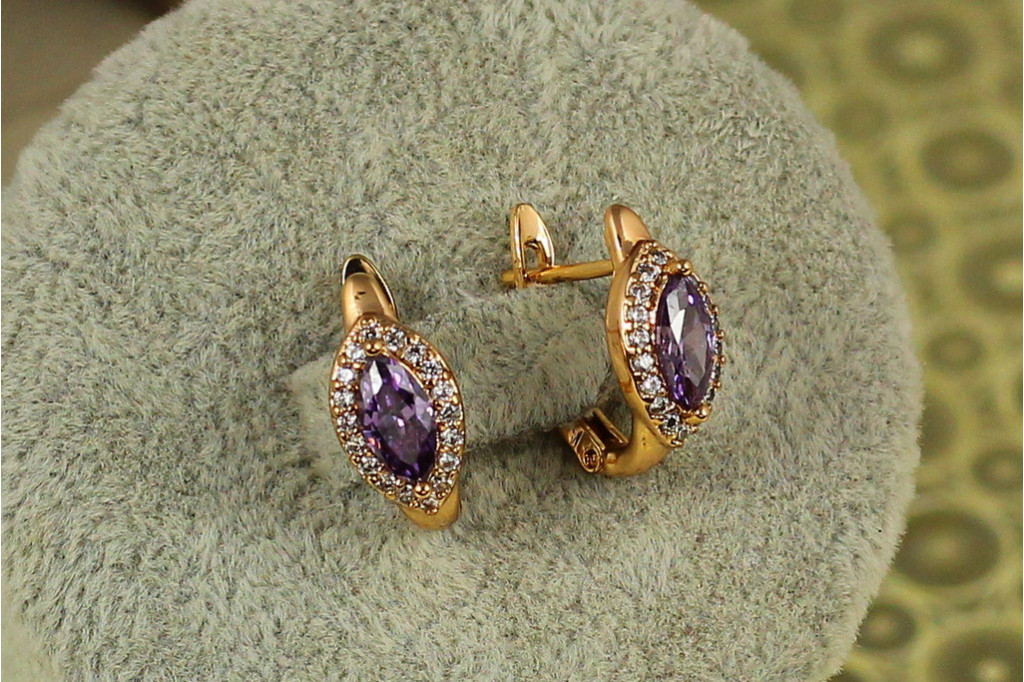 Серьги  Xuping Jewelry маркиз с фиолетовым камнем в ободке 1,5 см золотистые