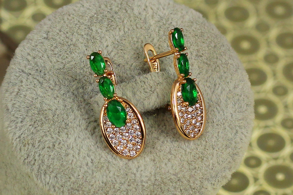 Сережки Xuping Jewelry Ракетка із зеленими каменями 2,4 см золотисті