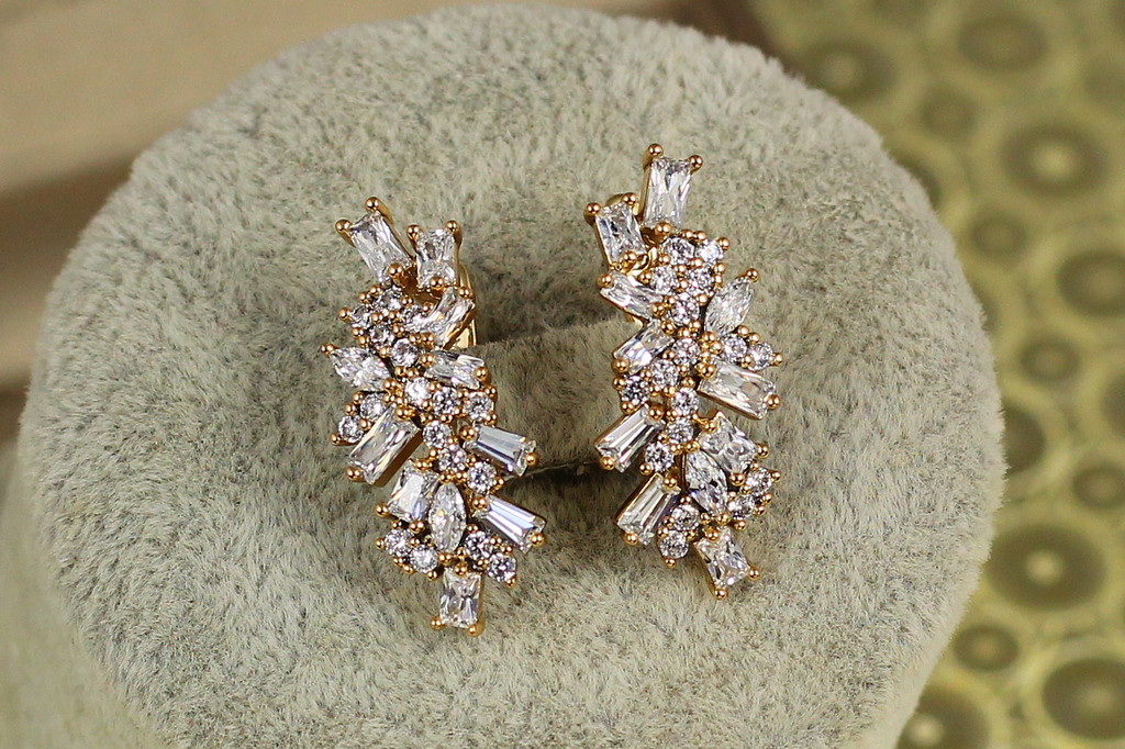 Сережки Xuping Jewelry Медитація 2,5 см золотисті