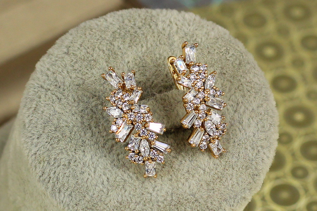 Сережки Xuping Jewelry Медитація 2,5 см золотисті