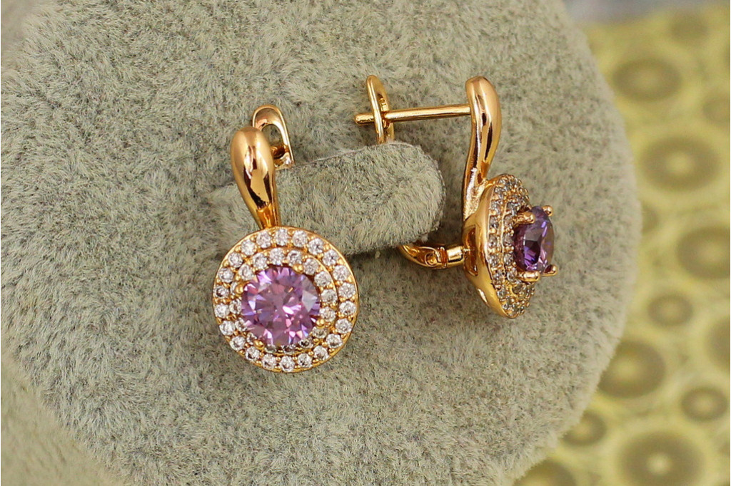 Сережки Xuping Jewelry Мрія із фіолетовим каменем 1,9 см золотисті
