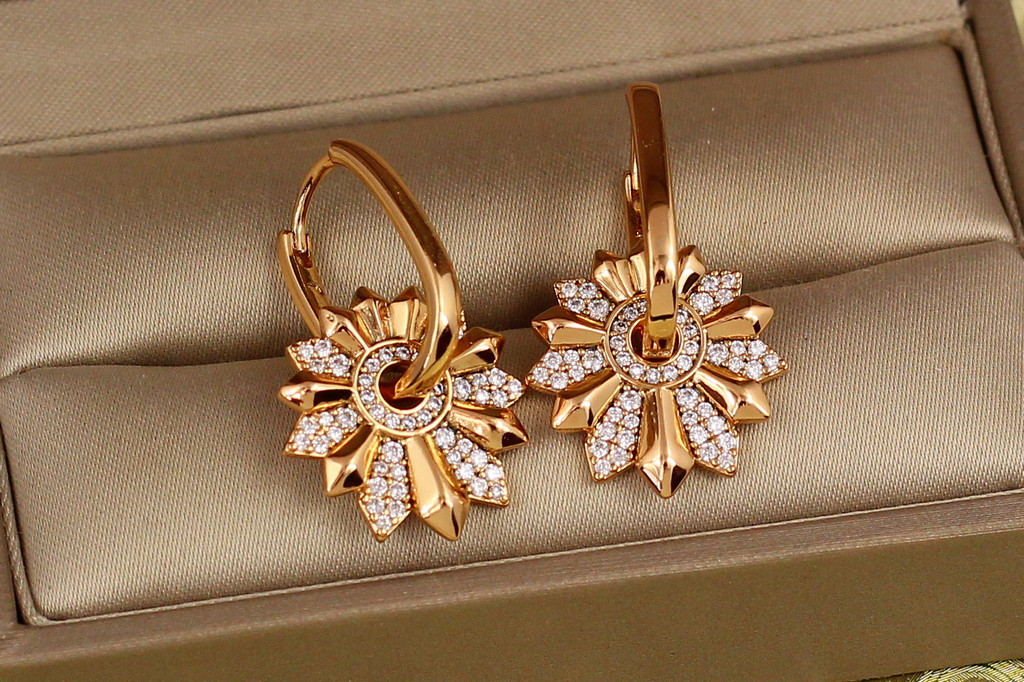 Сережки Xuping Jewelry Жоржина зі зйомними квітками 3 см золотисті
