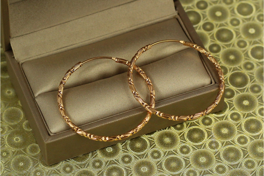 Серьги кольца Хuping Jewelry рисунок зигзаг 3,5 см золотистые