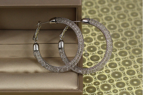 Сережки кільця Xuping Jewelryсіточка з камінчиками в середині 4 см сріблясті