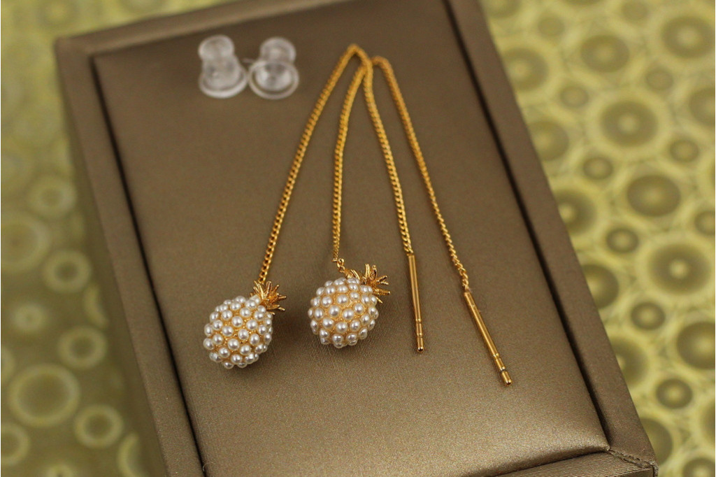 Серьги продевки Xuping Jewelry ананас с жемчужинками 7 см золотистые