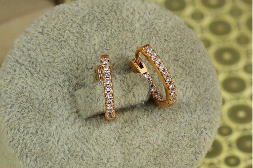Сережки Xuping Jewelry тоненькі доріжки з каменями спереду і сзаду 1.5 см золотисті