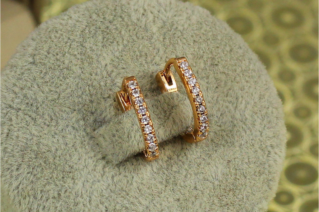 Сережки Xuping Jewelry тоненькі доріжки з каменями спереду і сзаду 1.5 см золотисті