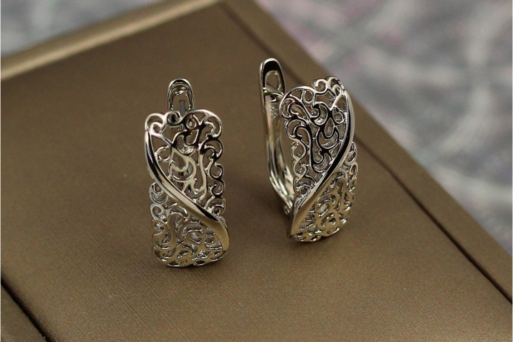 Серьги Xuping Jewelry выгнутый прямоугольник с узором змейка 1.8 см серебристые