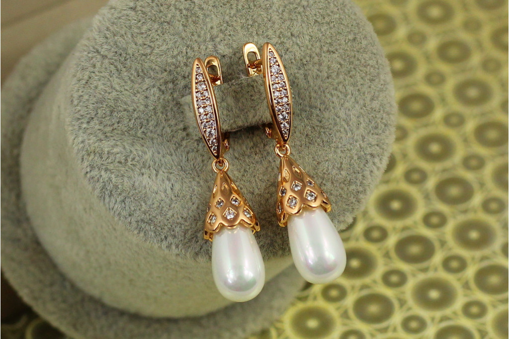 Сережки підвіски Xuping Jewelry Крапля кохання з перлами 4 см золотисті