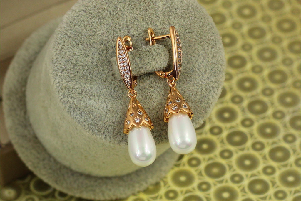 Сережки підвіски Xuping Jewelry Крапля кохання з перлами 4 см золотисті