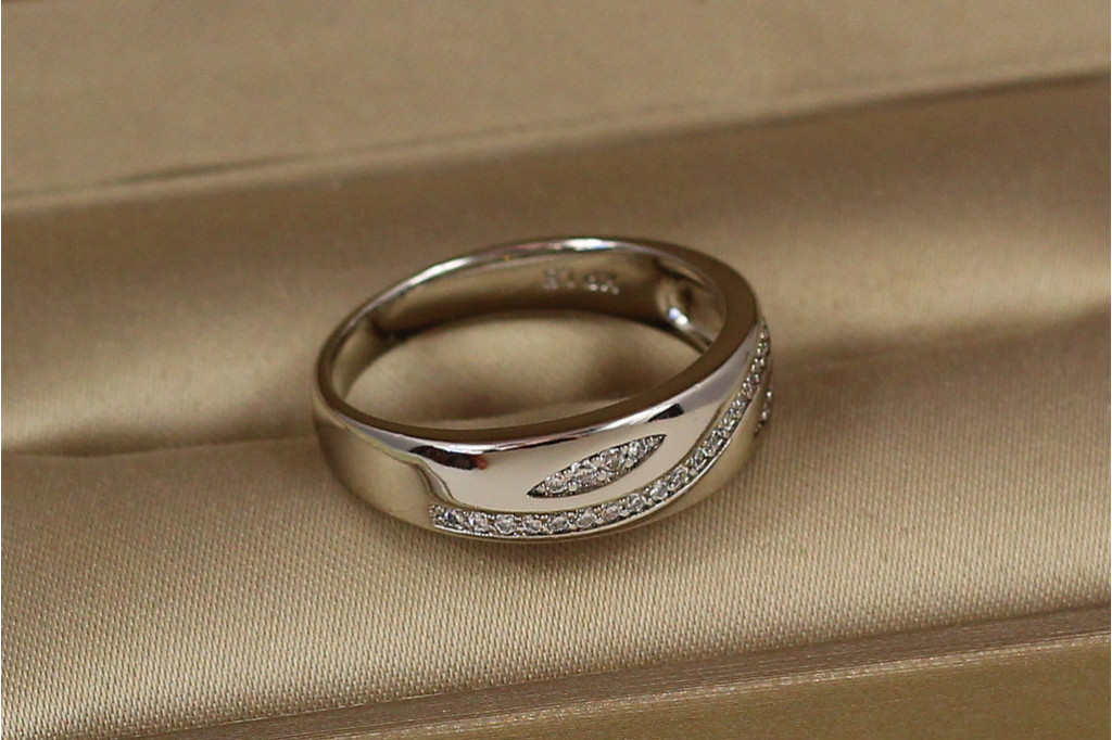 Кільце Xuping Jewelry Тавель р 18 сріблясте