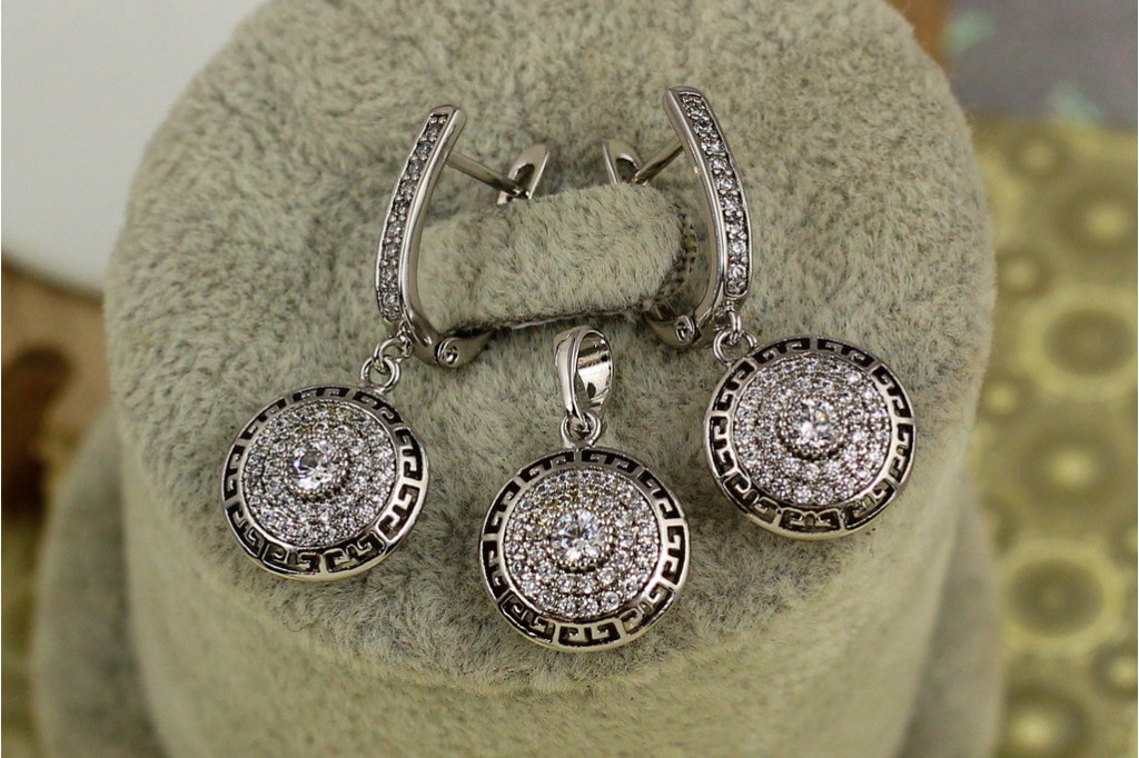 Набор Xuping Jewelry серьги подвески и кулон Версаче 3 см серебристый