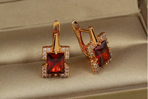 Сережки Xuping Jewelry Екран із червоним каменем 1,7 см золотисті