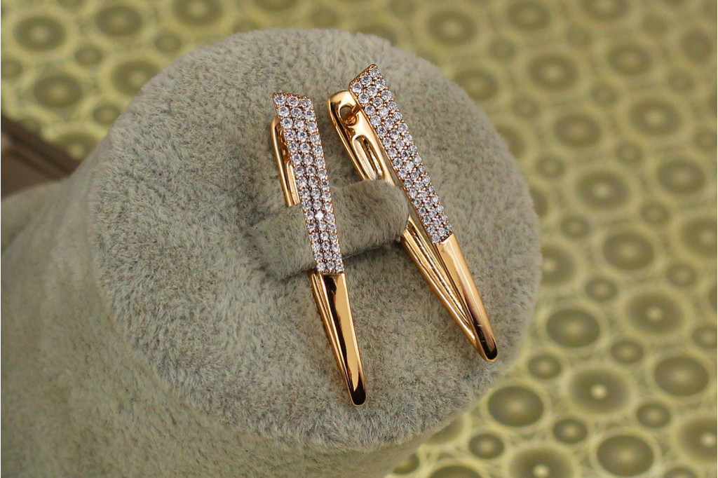 Сережки Xuping Jewelry стрілки з каменями завужені знизу 3,7 см золотисті