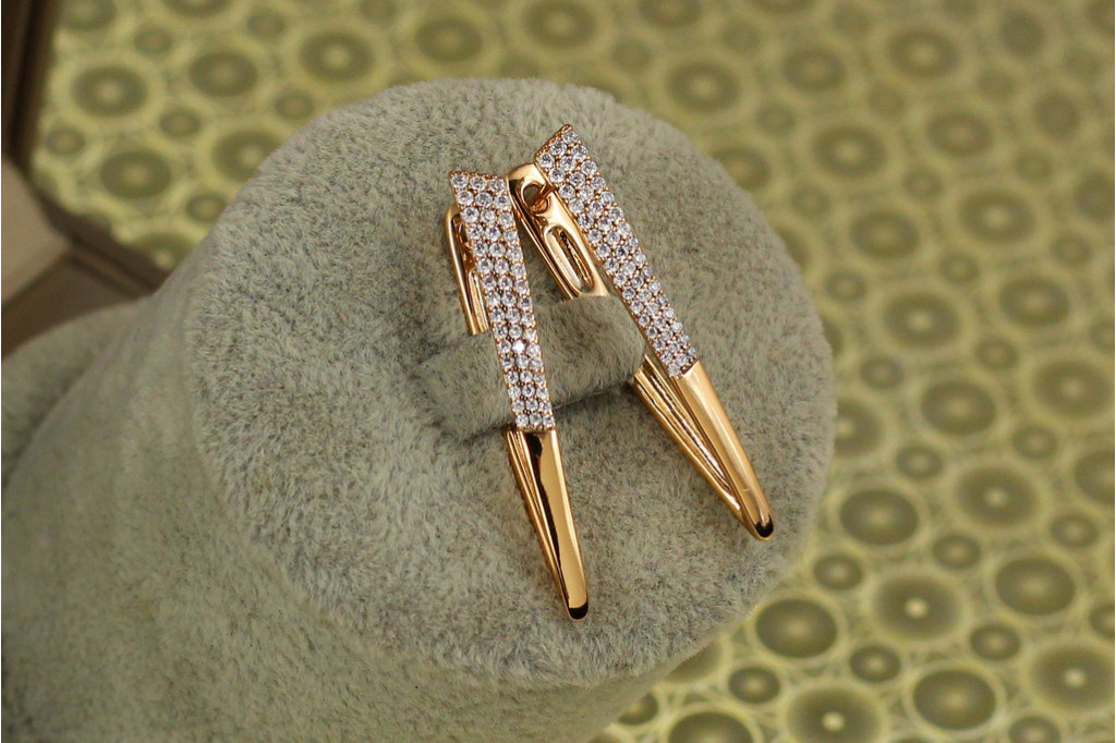 Сережки Xuping Jewelry стрілки з каменями завужені знизу 3,7 см золотисті