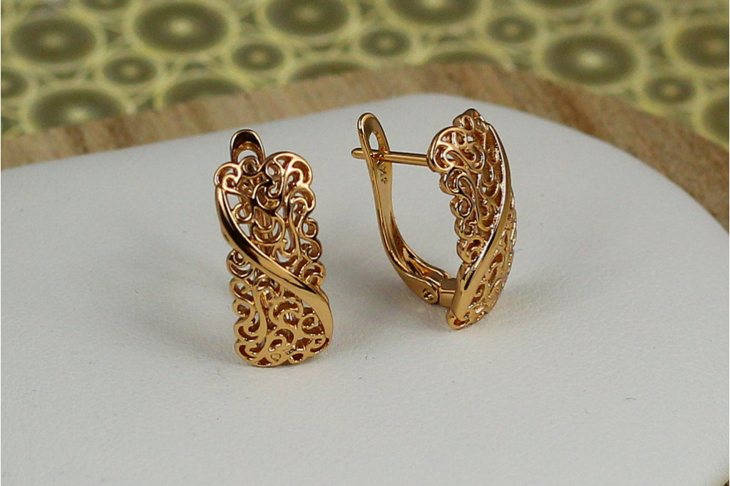 Серьги Xuping Jewelry выгнутый прямоугольник с узором змейка 1.8 см золотистые