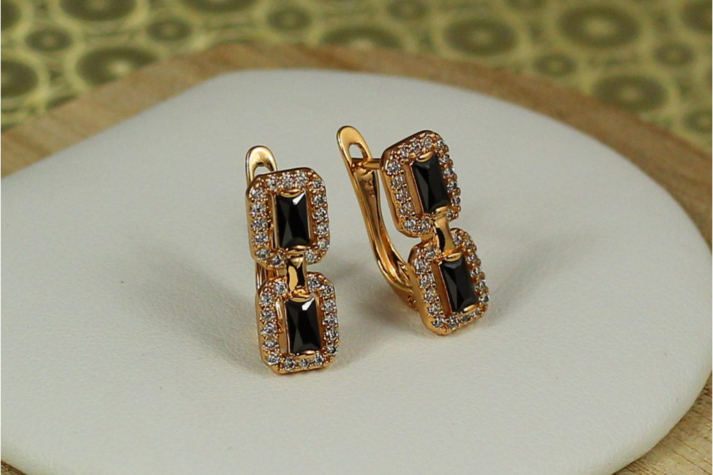 Сережки Xuping Jewelry пісочні часи із чорними каменями 1.7 см золотисті