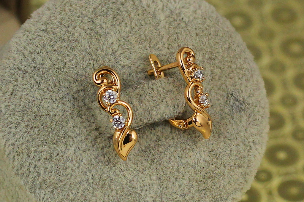 Серьги Xuping Jewelry Пассифлора 1.8 см золотистые