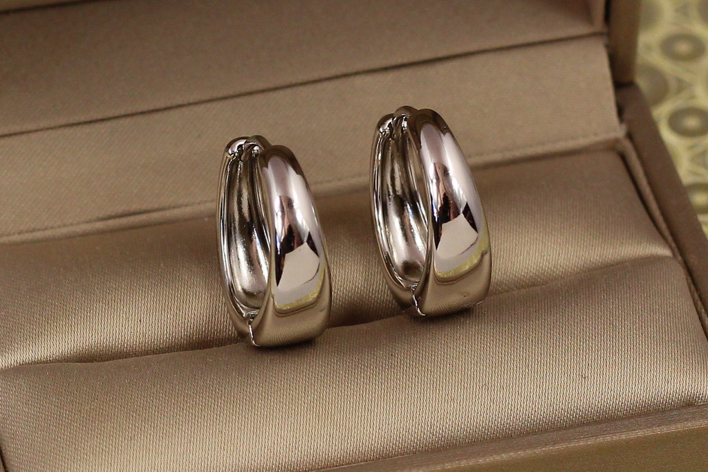 Серьги кольца Xuping Jewelry расширенные снизу 2 см серебристые