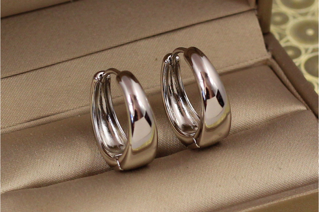 Серьги кольца Xuping Jewelry расширенные снизу 2 см серебристые