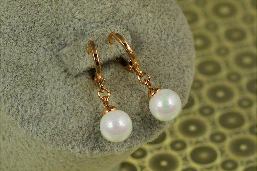 Серьги  подвески Xuping Jewelry шарики с жемчугом 8 мм  2,7 см золотистые