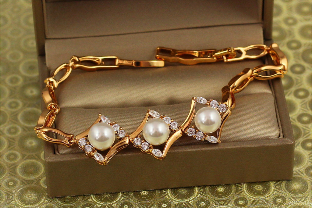 Браслет Xuping Jewelry Ромбы с жемчугом 18 см 16 мм золотистый