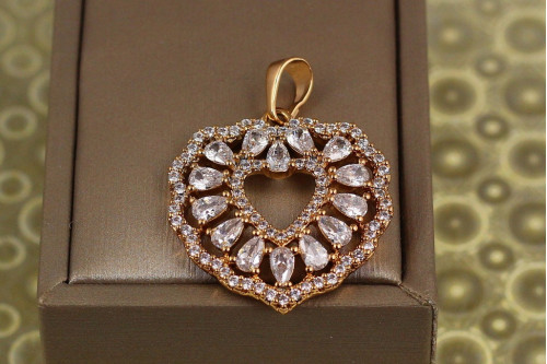 Кулон Xuping Jewelry большое сердце с капельками 3 см золотистый