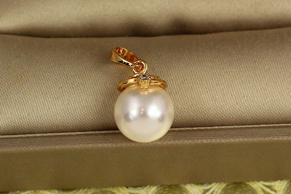 Кулон Xuping Jewelry жемчужинка со спиралькой сверху 1,4 см золотистый