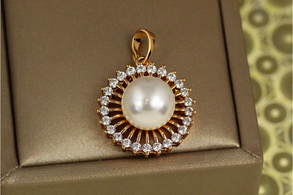 Кулон Xuping Jewelry сияние с жемчугом 1,8 см золотистый