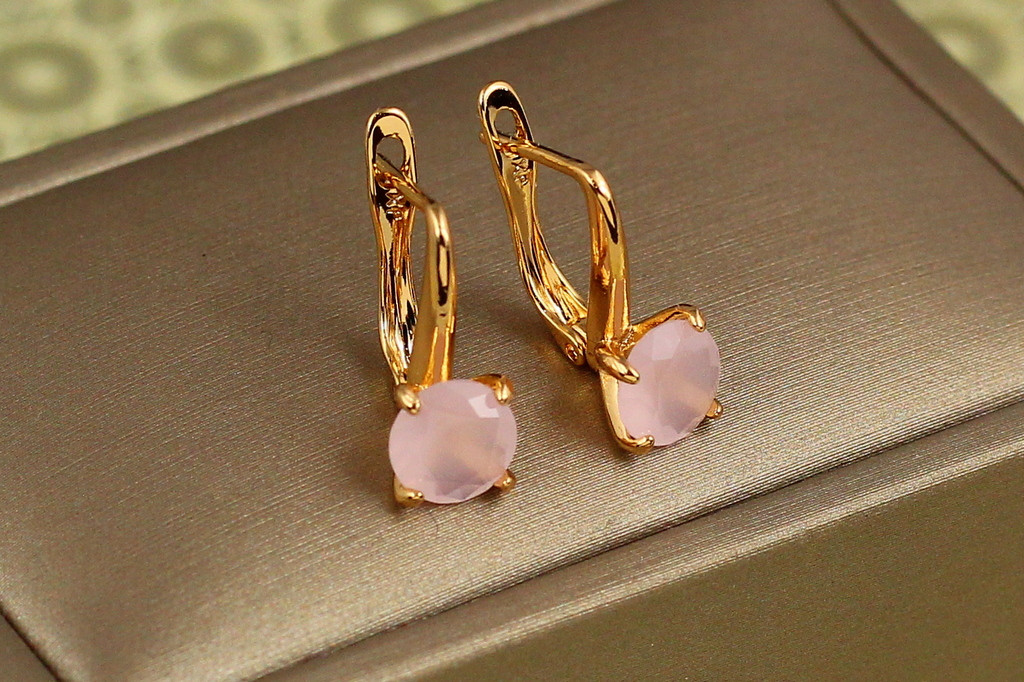 Серьги Xuping Jewelry солистка имитация розового кварца 1,7 см золотистые
