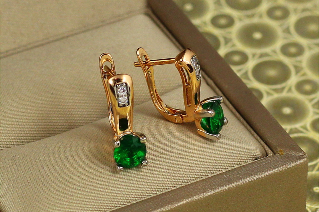 Серьги Xuping Jewelry партия с зеленым камнем 1,7 см золотистые