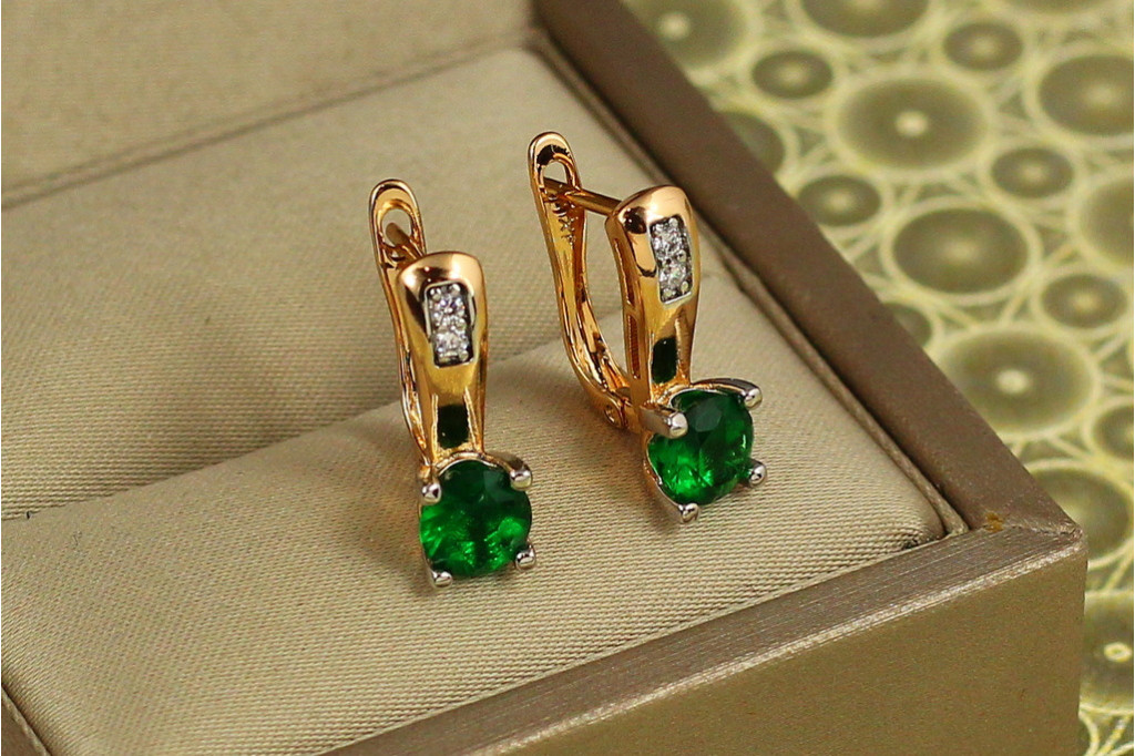 Серьги Xuping Jewelry партия с зеленым камнем 1,7 см золотистые