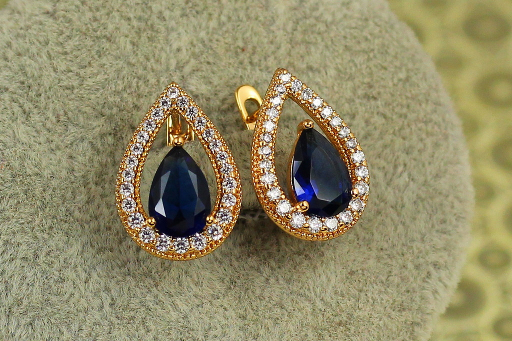 Сережки Xuping Jewelry Капля з синім каменем в окантовці 1,8 см золотисті