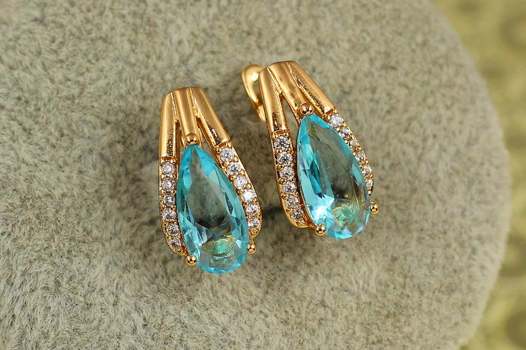 Сережки Xuping Jewelry Сонет із голубим каменем 1,7 см золотисті
