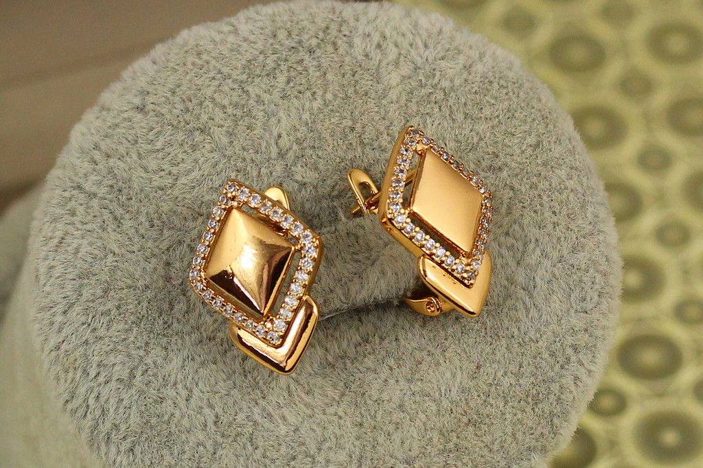 Серьги Xuping Jewelry тень ромба 1,9 см золотистые