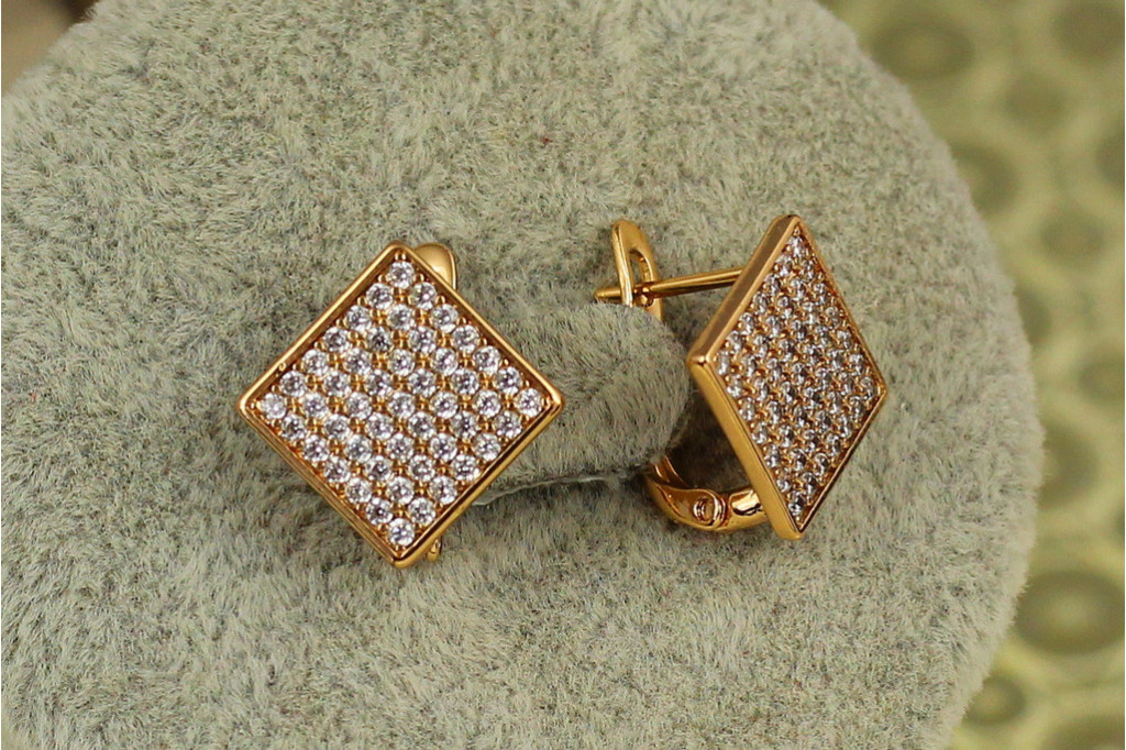 Сережки Xuping Jewelry ромб у камінчиках 1,5 см золотисті