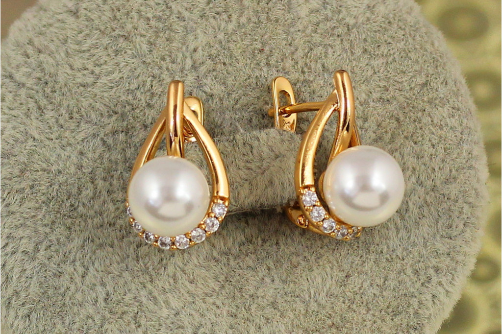Серьги Xuping Jewelry вершина с жемчугом 1,3 см золотистые