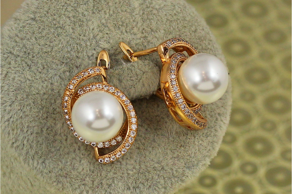 Сережки Xuping Jewelry королева з перлиною 2,1 см золотисті