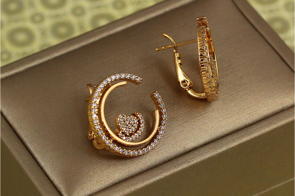 Сережки Xuping Jewelry контур з серцем 2 см золотисті