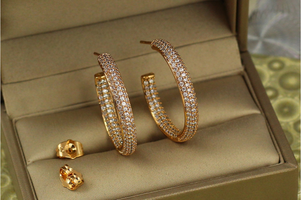 Сережки Xuping Jewelry кільця з дрібними каменями 2,9 см золотисті